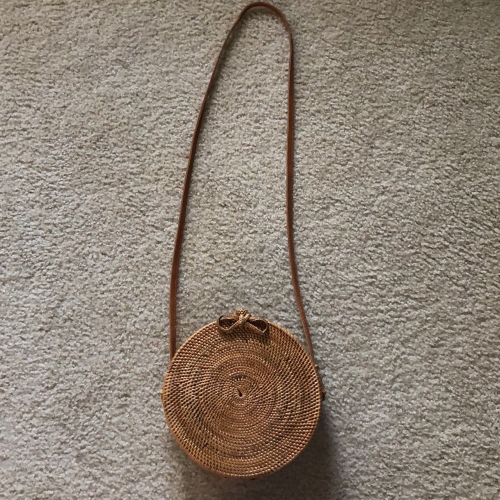 Round Straw/Rattan Crossbody - Used Once